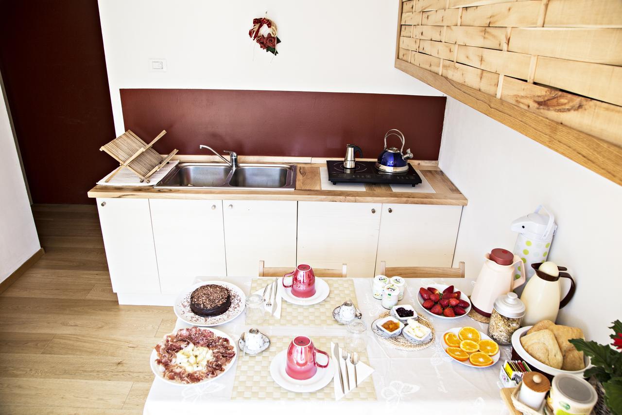 B&B Casa Sul Lago - Appartamenti Кальчераніка-аль-Лаґо Екстер'єр фото