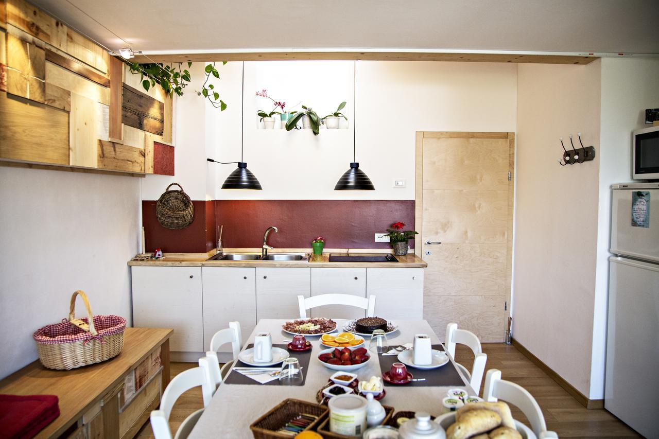 B&B Casa Sul Lago - Appartamenti Кальчераніка-аль-Лаґо Екстер'єр фото